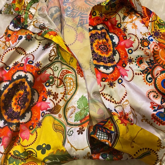 Two piece skirt and tie up shirt set - Picture 2 of 3